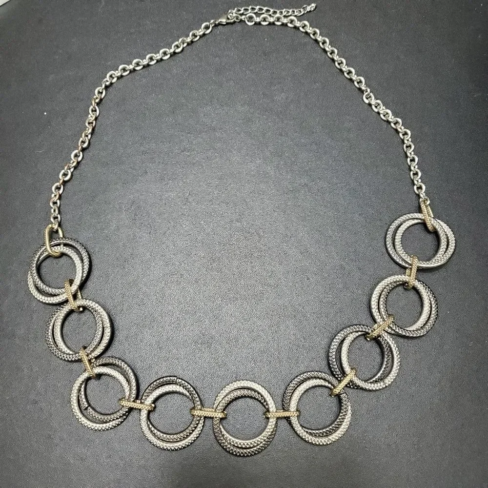 Unbranded interwoven circles